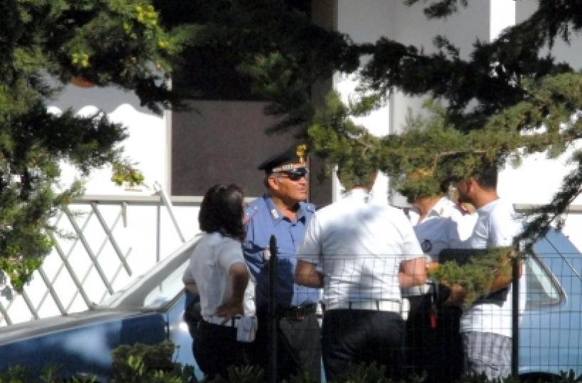 Casamassima, spara&nbsp; alla moglie e poi si uccide In una lettera il movente In corso autopsie dei coniugi  