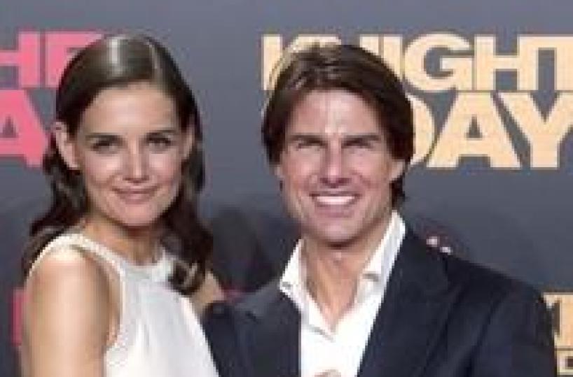 Cruise e Holmes firmano divorzio