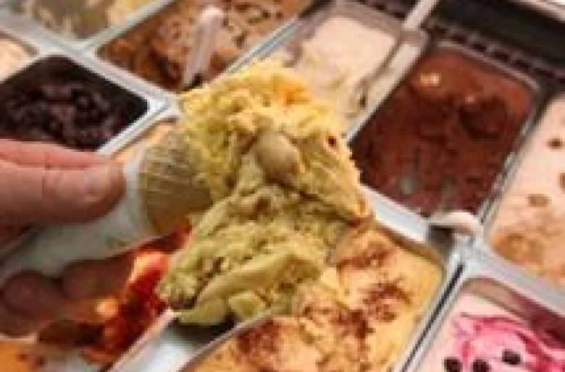 Sequestro gelati con materie prime scadute da 10 anni
