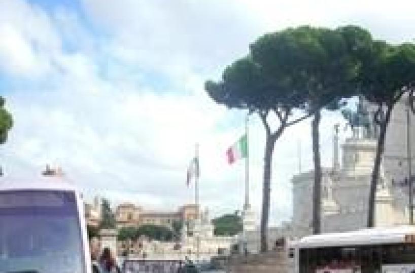 Slight injuries reported in Rome tram fender-bender