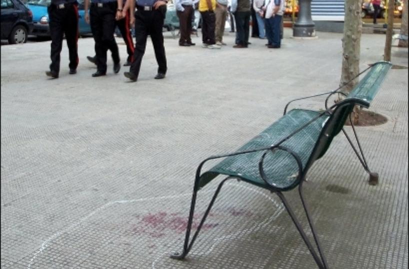 Agguato a Taranto ferito imprenditore che comprava giornale