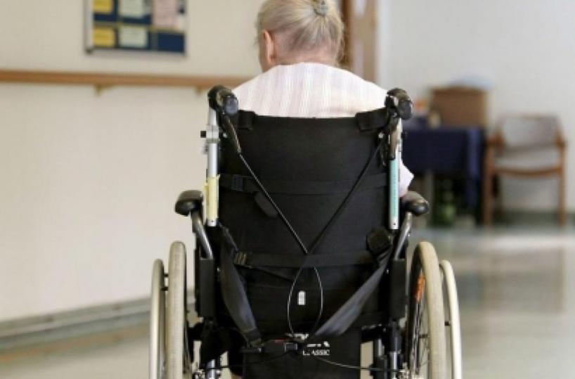 Invalida al 100% si separa dal marito e deve lasciare casa