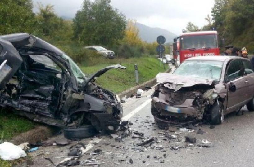 Incidente in Val d'Agri due donne morte e due uomini feriti