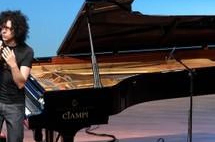 Sunrise, Allevi incanta Genova