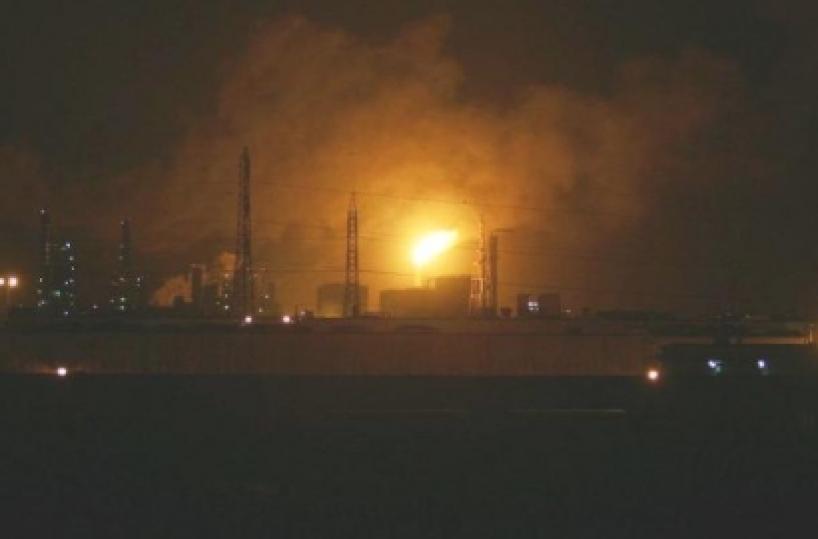Taranto, emissioni odorigine, la replica dell'Eni: «Noi estranei, impianti fermi»