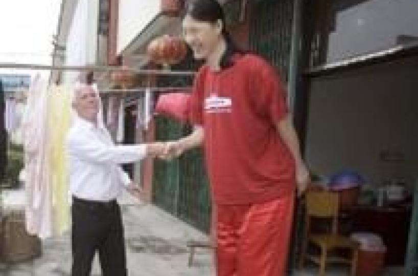 Cina. morta donna piu' alta del mondo