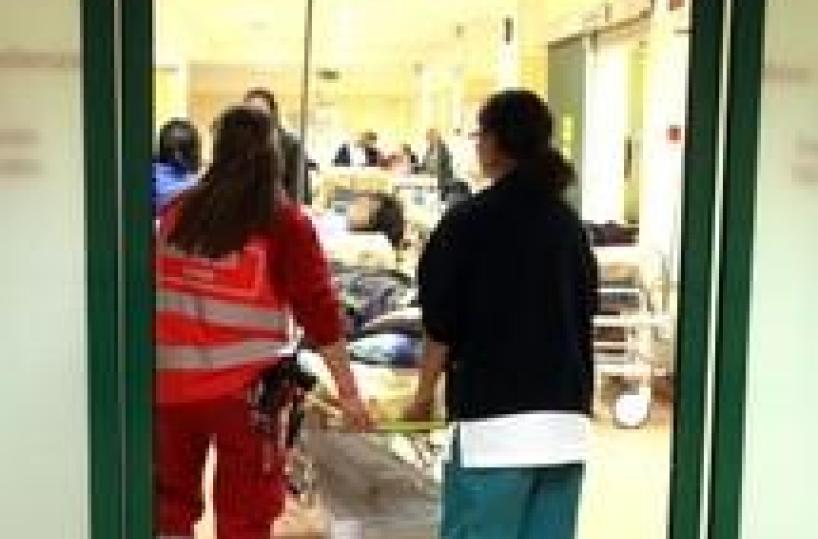 Famiglia intossicata, gravi due bimbi