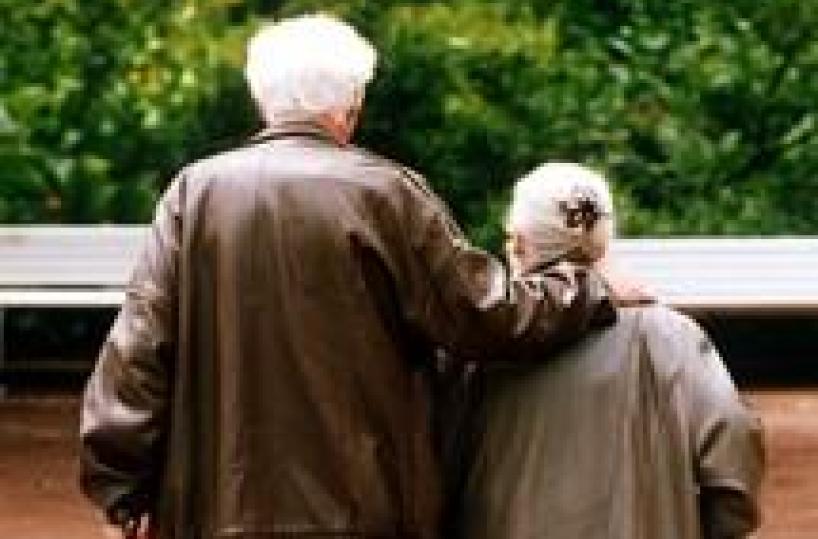 Massacra botte nonno 101 anni, arrestato