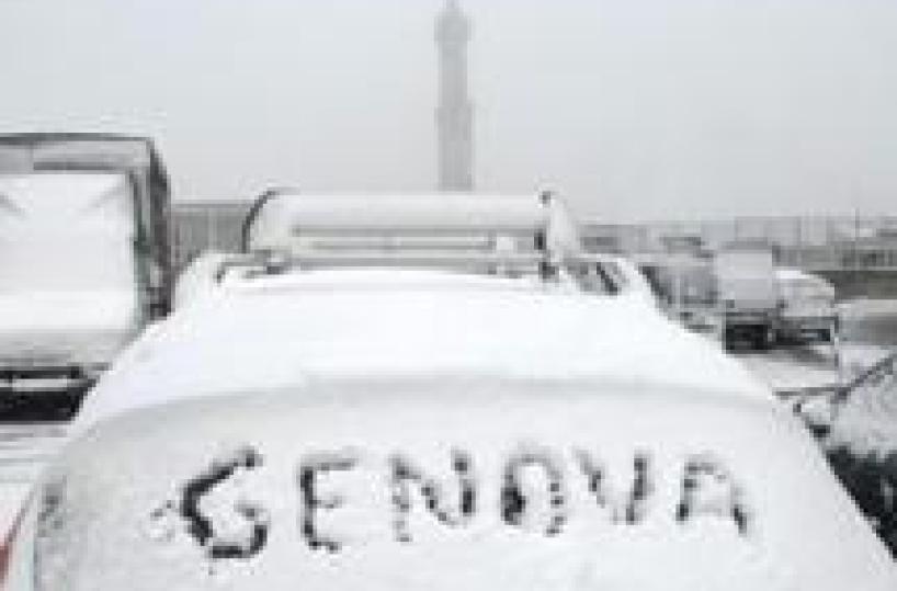Maltempo, bufera di neve a Genova