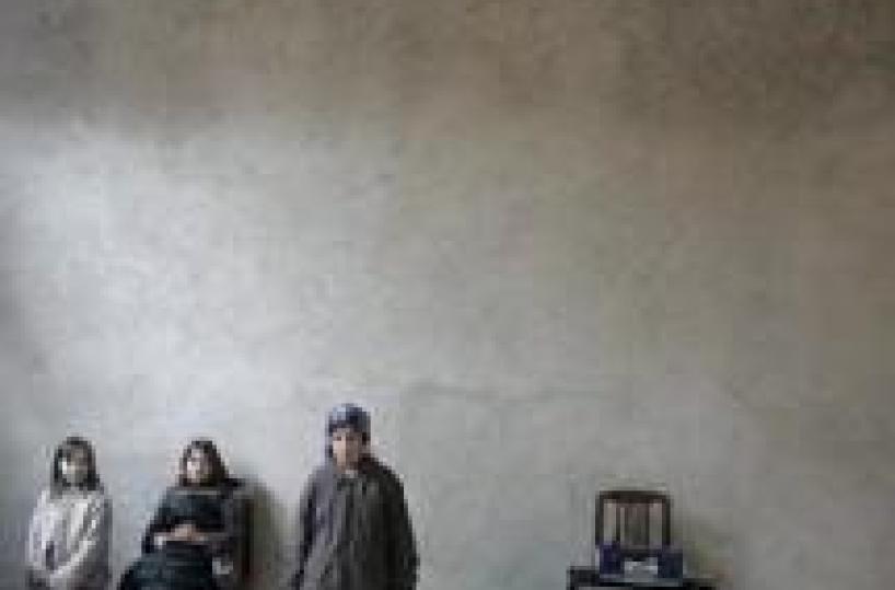 Kosovo: attacco a scuolabus bimbi serbi