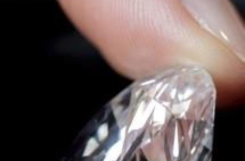 Brindisi, investe su diamanti e perde tutto