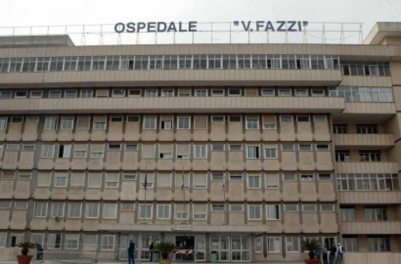 Scivola sui rifiuti, una 62enne si frattura un braccio