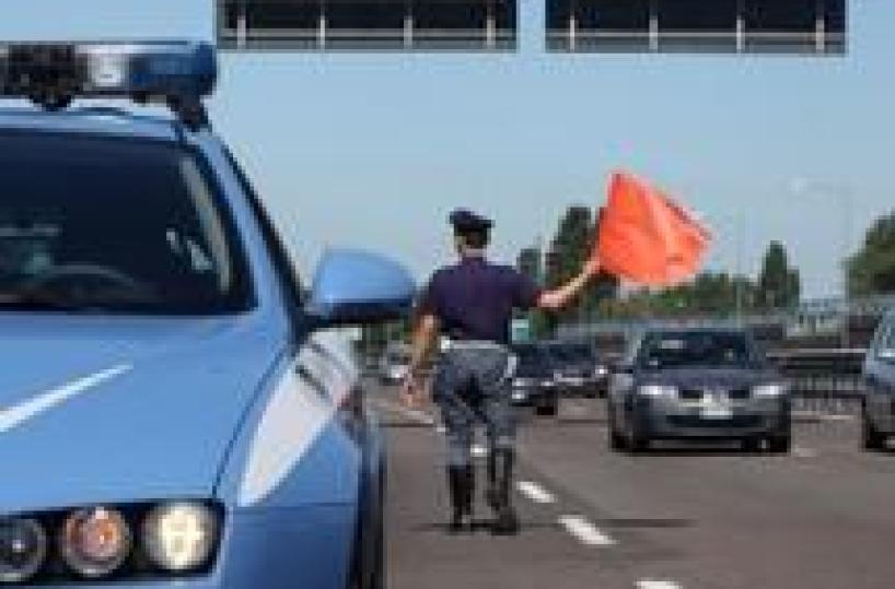 Sulla A5 tre morti e feriti