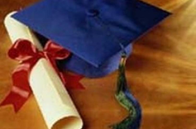 Bari, tesi di laurea copiata: condannata aspirante prof.ssa
