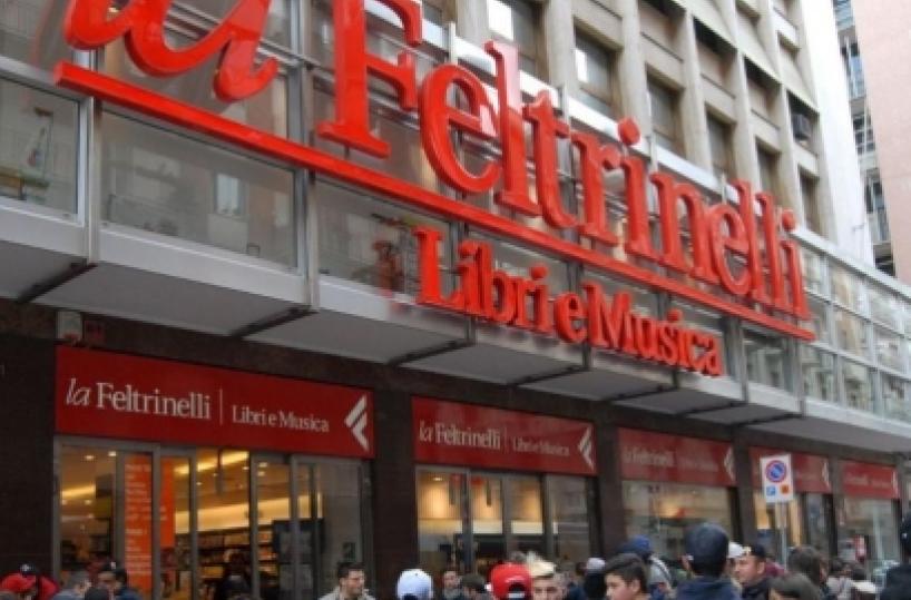 Crisi alla «Feltrinelli» stipendi ridotti del 16% Operai davanti alla Om