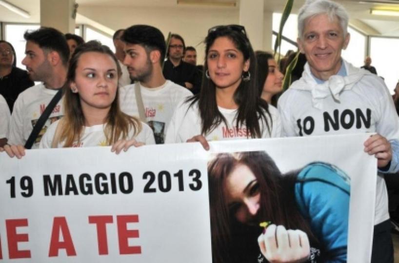 Un anno fa, Melissa Ministri Carrozza e Bray alla Morvillo-Falcone con tshirt: non ho paura   Le compagne ricordano  Un boato terribile alle 7,42