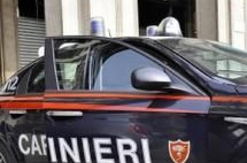 Casarano, esplode bombacarta: danneggiate 2 auto