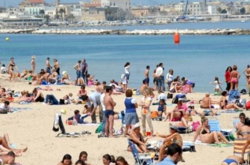Fa troppo  caldo e va al mare con un altro pregiuducato arrestato sorvegliato speciale