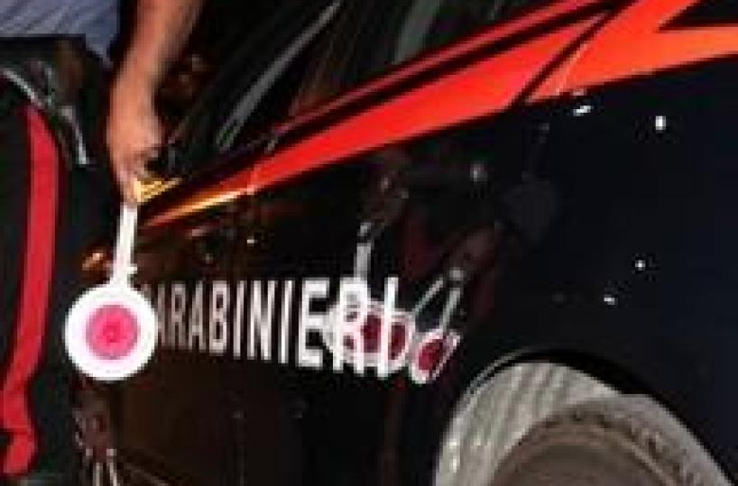 Inseguito e accoltellato: due fermi