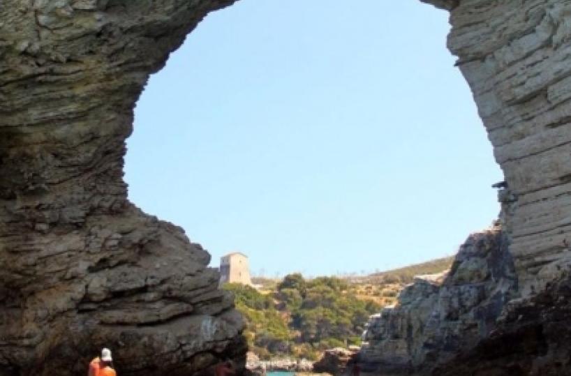 Una denuncia a Vieste «Scandalosa la chiusura della baia di San Felice»