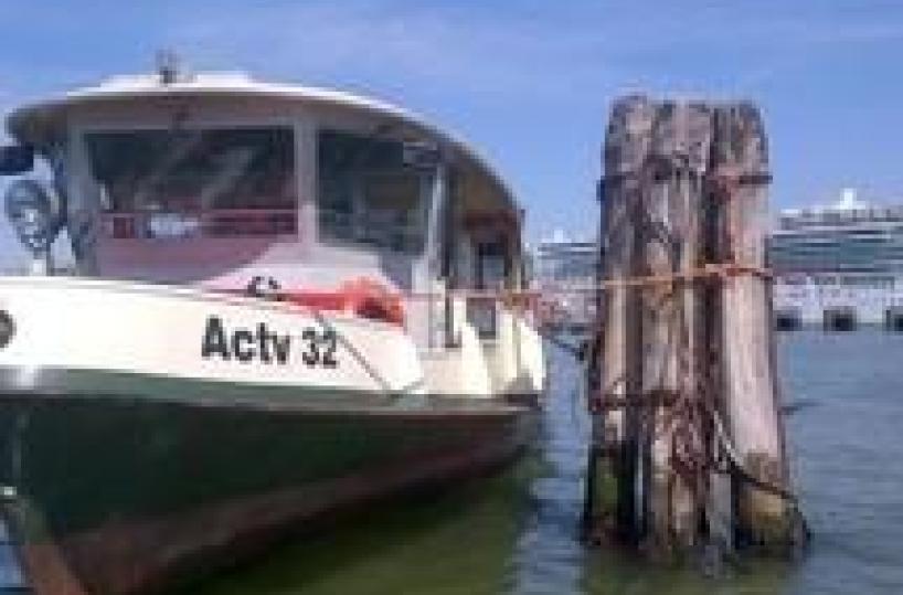 Venezia: sospeso 'vaporetto dell'Arte'
