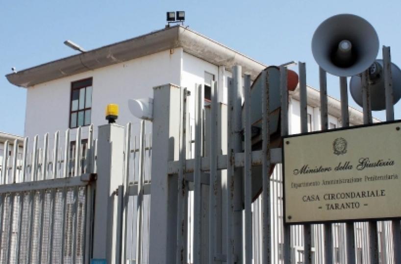 Rivolta in carcereaggredito un agente