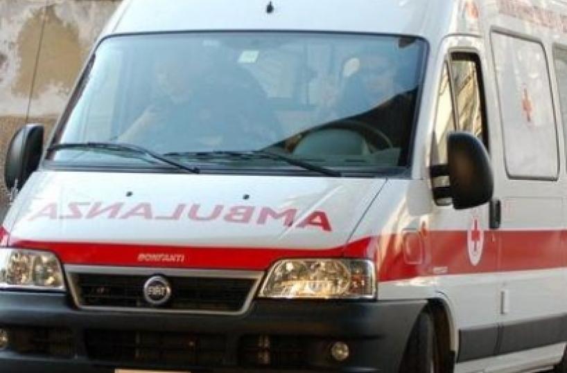 Manfredonia, colto da malorein spiaggia: muore un 60enne