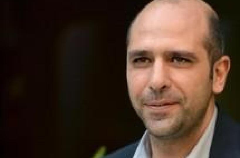 Salone del Libro,  code di due ore per l'incontro con Checco Zalone