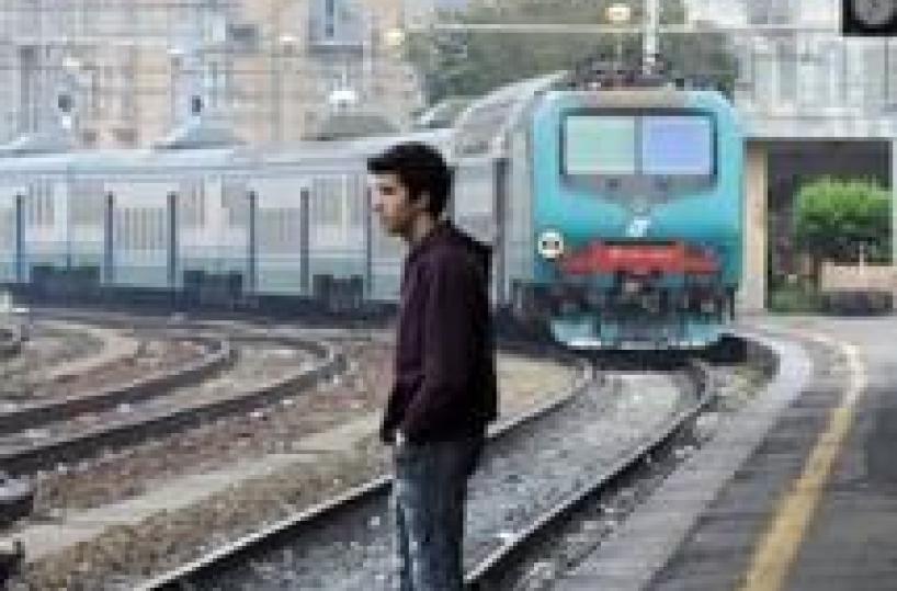 Treni, ritardi per un guasto sul Barletta-Bari: pendolari a terra