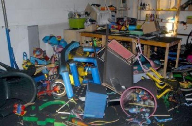 Devastata da vandali una ludoteca a Bari