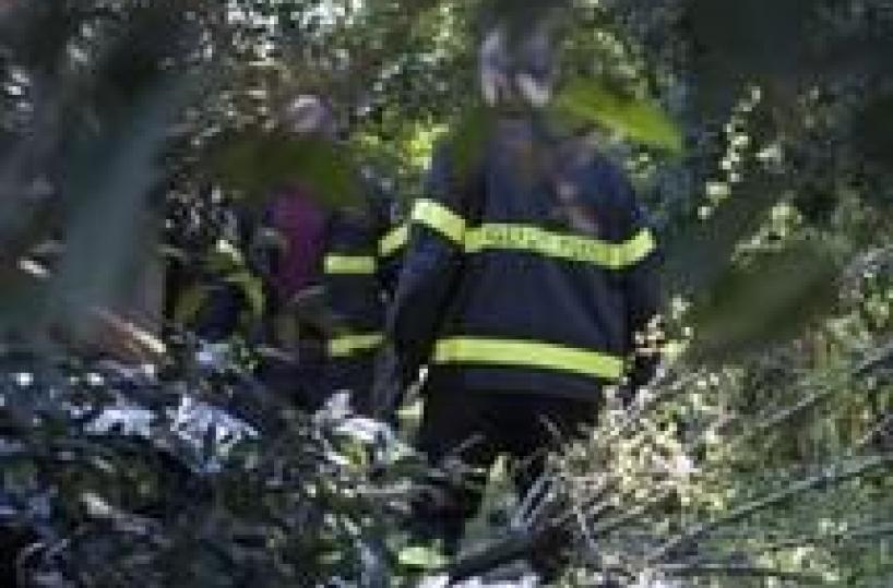 Auto con cadavere giovane nel Foggiano, in corso recupero