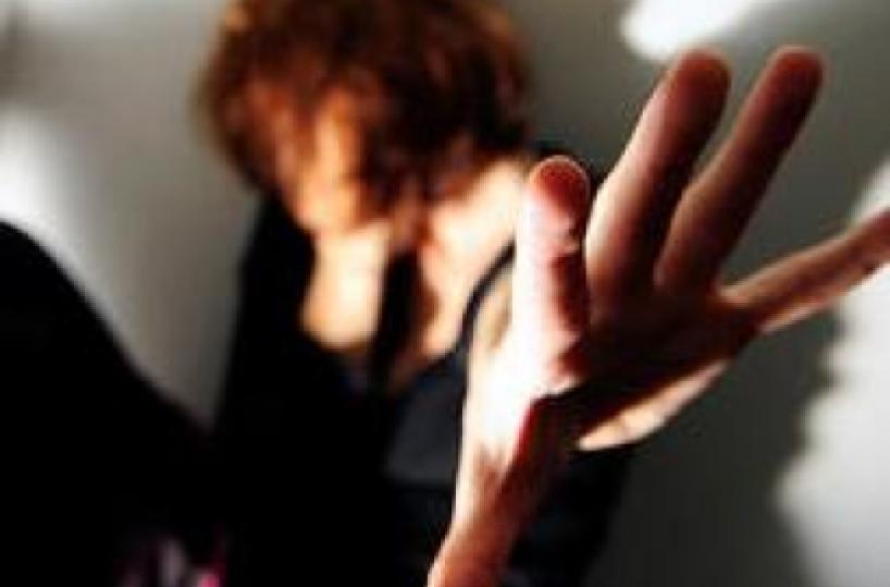 Bari, allarme in città, tre donne picchiate 