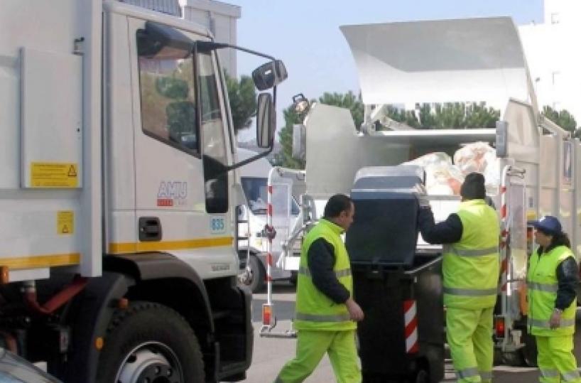 Amiu, firmati i contratti di assunzione di 25 operatori