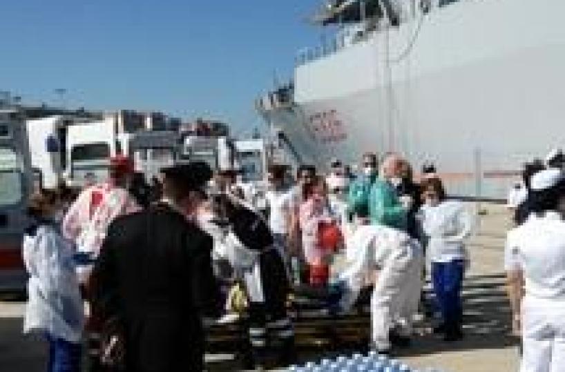 In Calabria nave Marina con 618 migranti