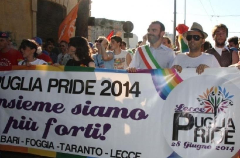 Tra i colori il Puglia Pride a Lecce l'orgoglio gay &laquo;Noi parte del mondo&raquo; 