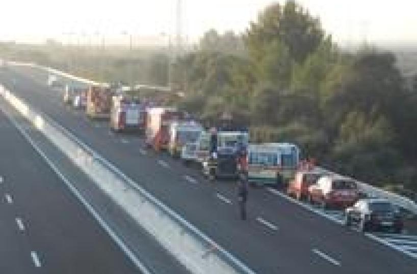 Incidente tra 4 auto sull'A3, sei feriti