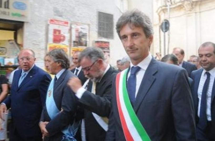 Lecce, voti in cambio di case: indagati anche gli ex sindaci Perrone e Poli Bortone