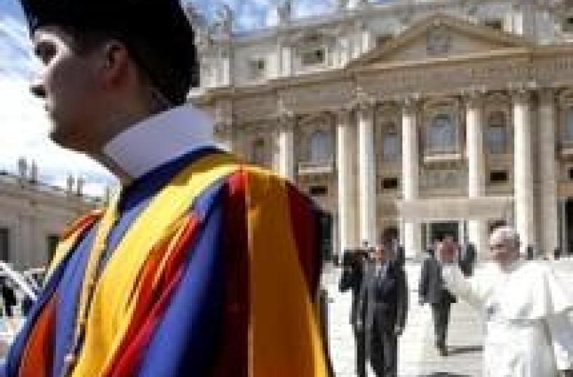 Papa: si scartano giovani e anziani