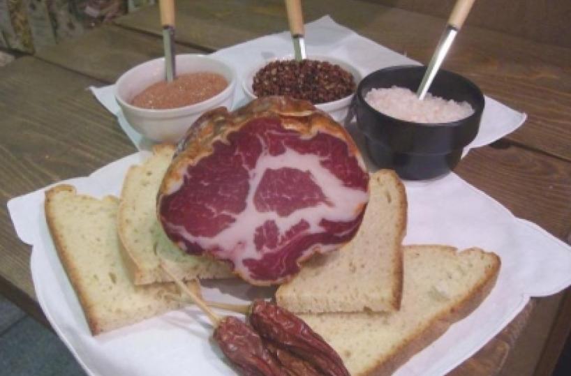 Capocollo, è passione nel segno dello slow food
