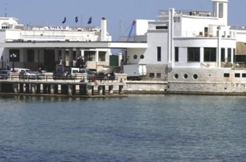 Bari, cadavere 74ennein acqua vicino Barion