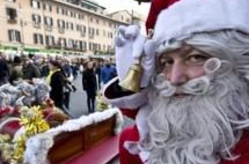 Natale: 4,1 mld a tavola, spesa supera regali