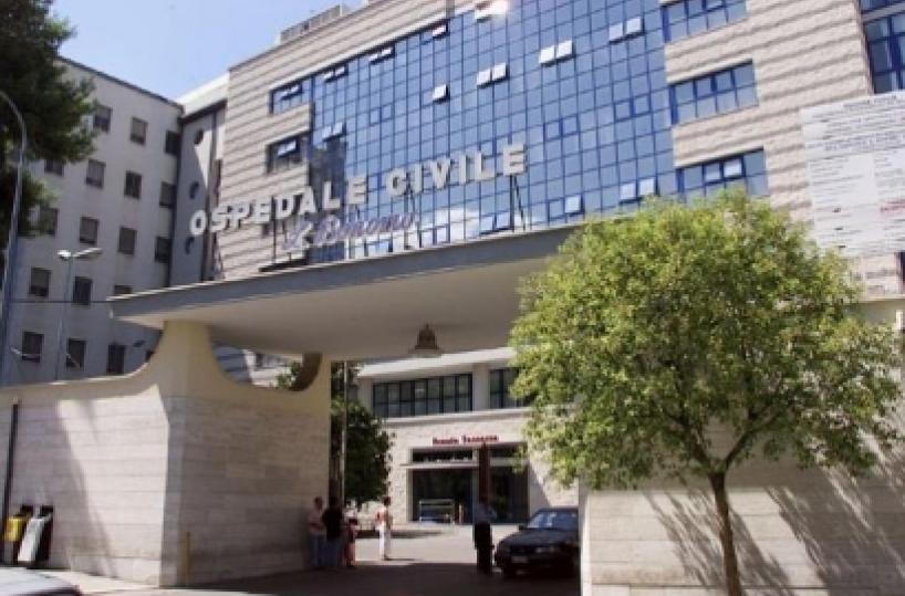 Operai travolti dal crollo di un solaio ad Andria, cinque feriti