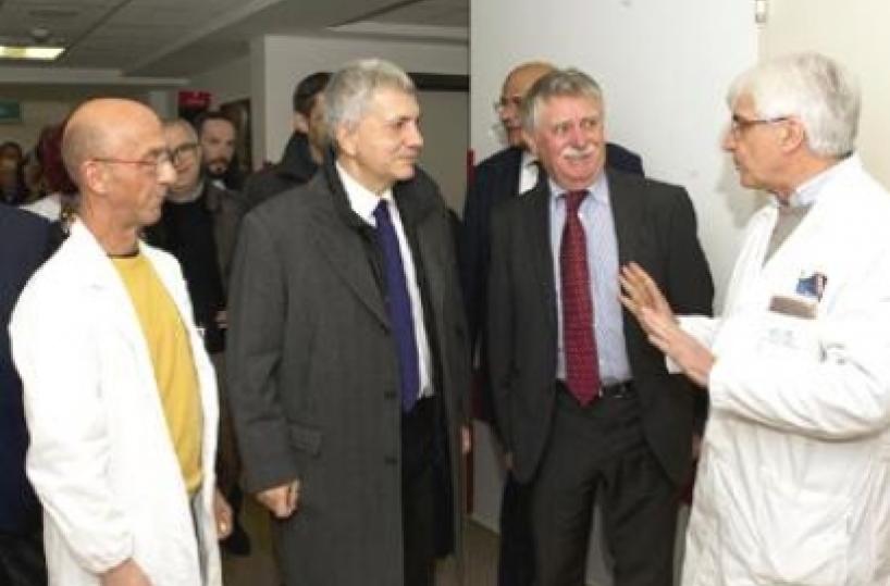 Vendola inaugura il reparto di oncologia al De Bellis di Castellana 