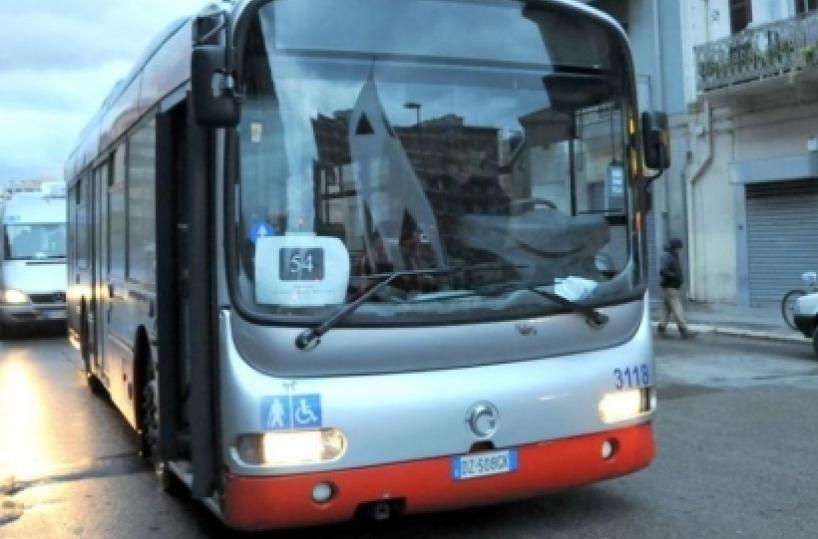 Truffa permessi 104 all'Amtabprosciolti 8 dipendenti a Bari
