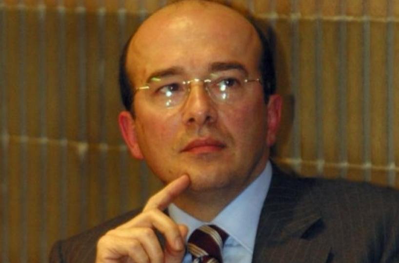 Cari fanatici tremate una risata vi seppellirà