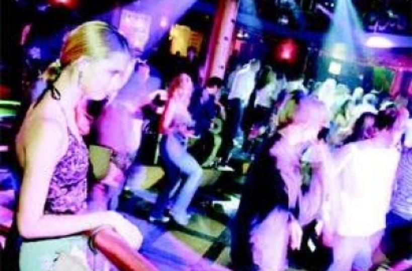 «Il dj può portare le copie in discoteca senza il bollo Siae»