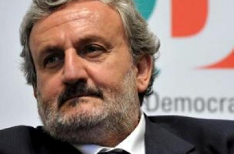Emissioni odorigene Emiliano: fuori dal Pd chi approva modifiche La lettera dell'Arpa Vendola: condivido i timori «Riguarda i sansifici»