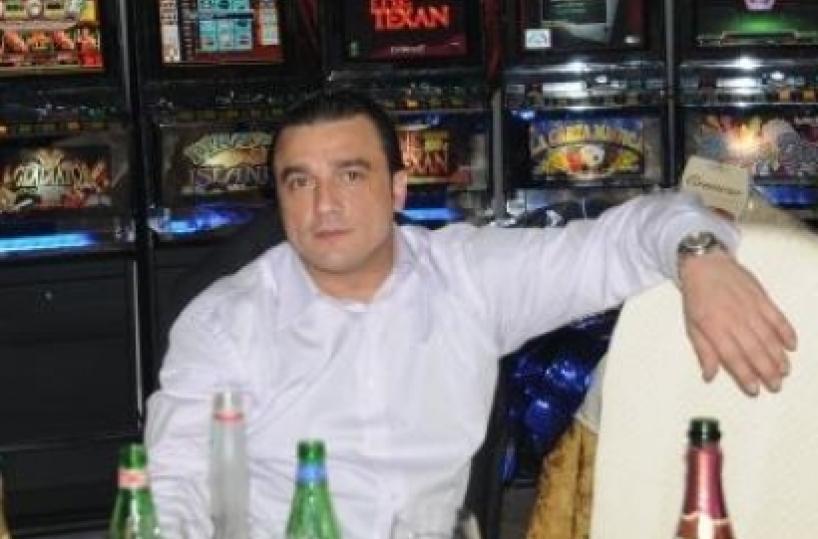 Le feste con vip e starlette del re delle slot di Racale