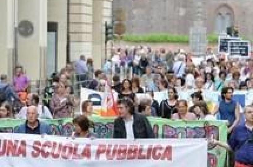 Scuola: 3mila in corteo a Torino
