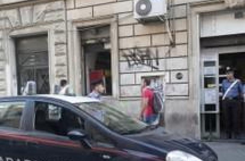 Rapina da 120mila euro in Poste a Napoli